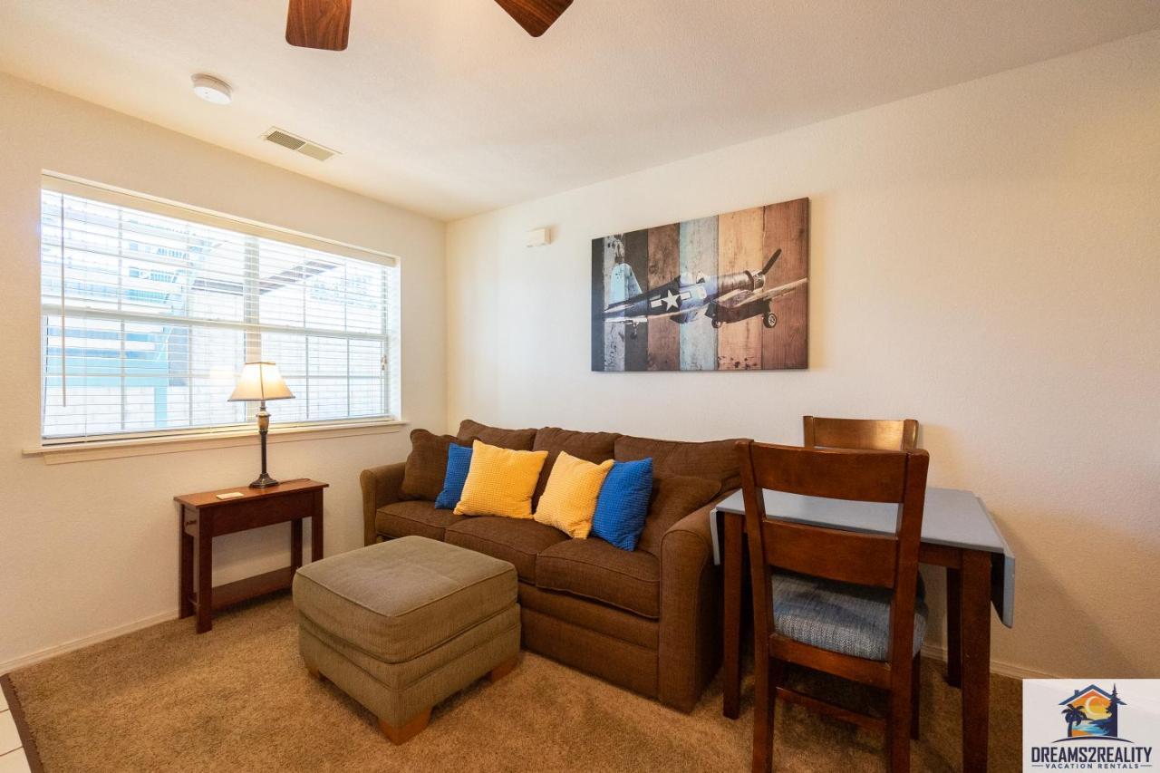 Hébergement de vacances 1br Walk-in With 2 Person Jacuzzi Tub - Near The Strip - Free Tickets Included - Ch5-3 *