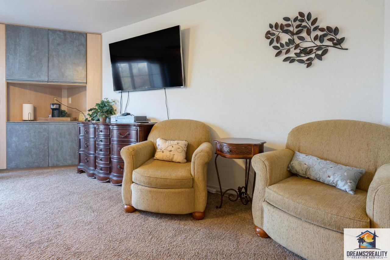 Hébergement de vacances 1br Walk-in With 2 Person Jacuzzi Tub - Near The Strip - Free Tickets Included - Ch5-3 *
