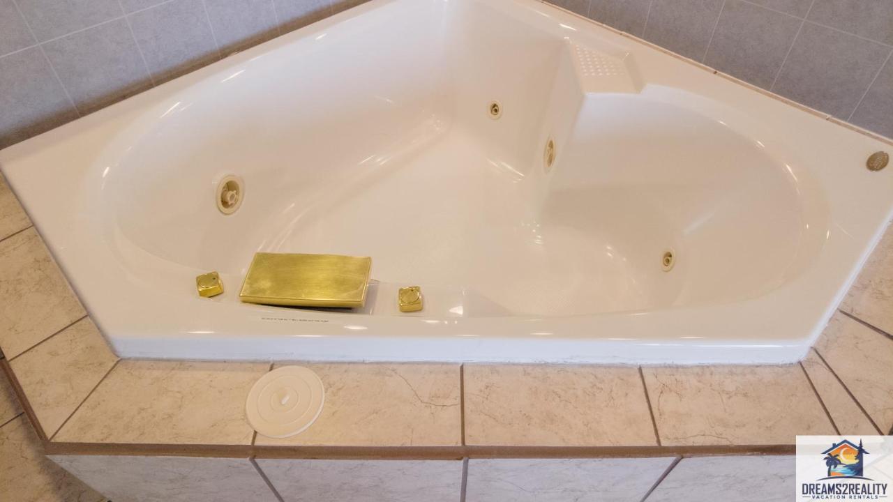 Hébergement de vacances 1br Walk-in With 2 Person Jacuzzi Tub - Near The Strip - Free Tickets Included - Ch5-3